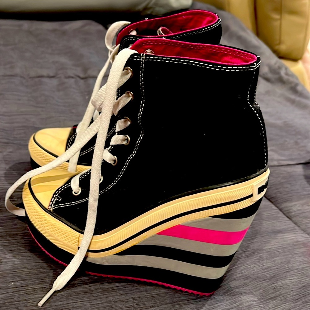 High top, lace up, “converse” style wedges.